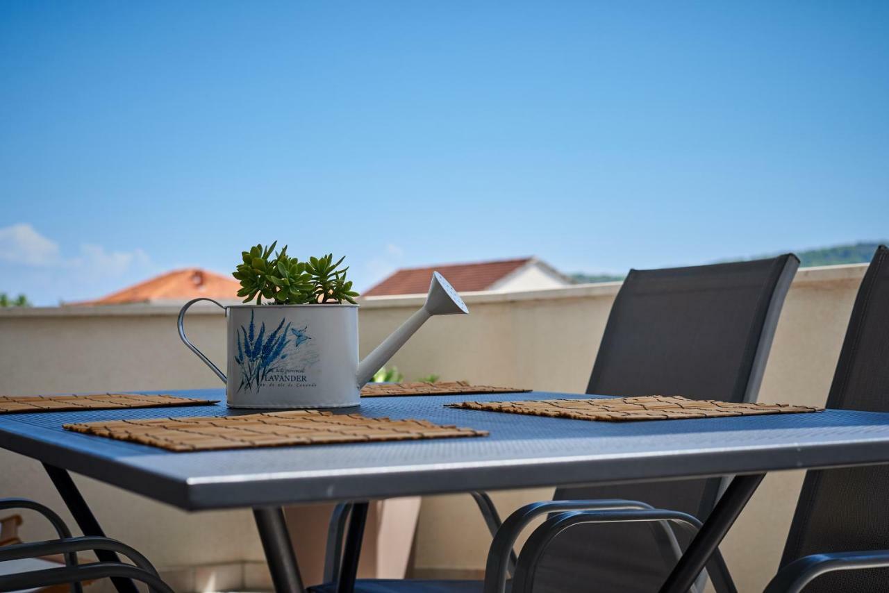 Apartmani Sara i Klara Trogir Bagian luar foto